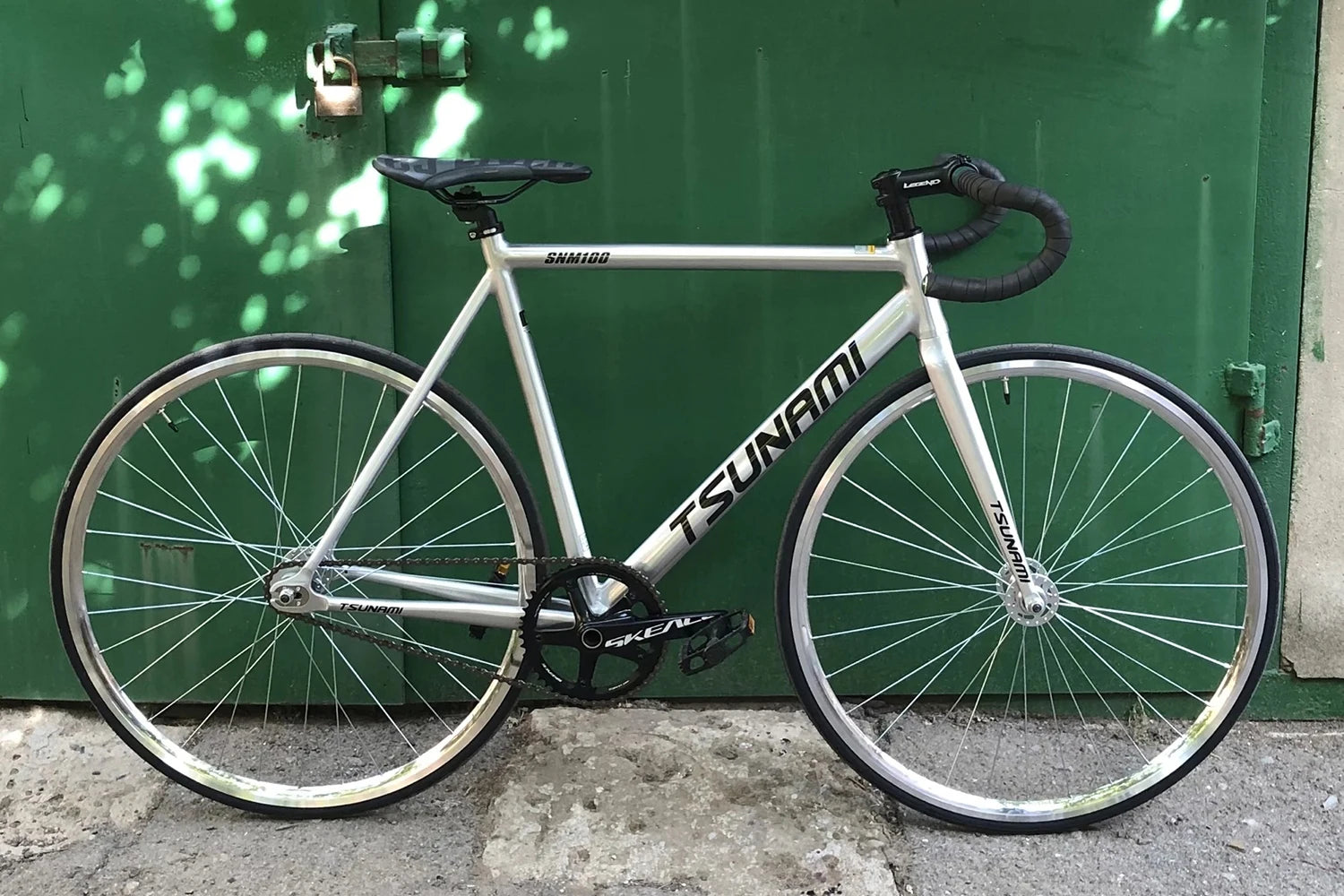 Fixie Fixed Gear Bike Tsunami Track Single Speed Racing Bicycle 700C SNM100 Aluminum Alloy Frame Cycling Parts Customizable